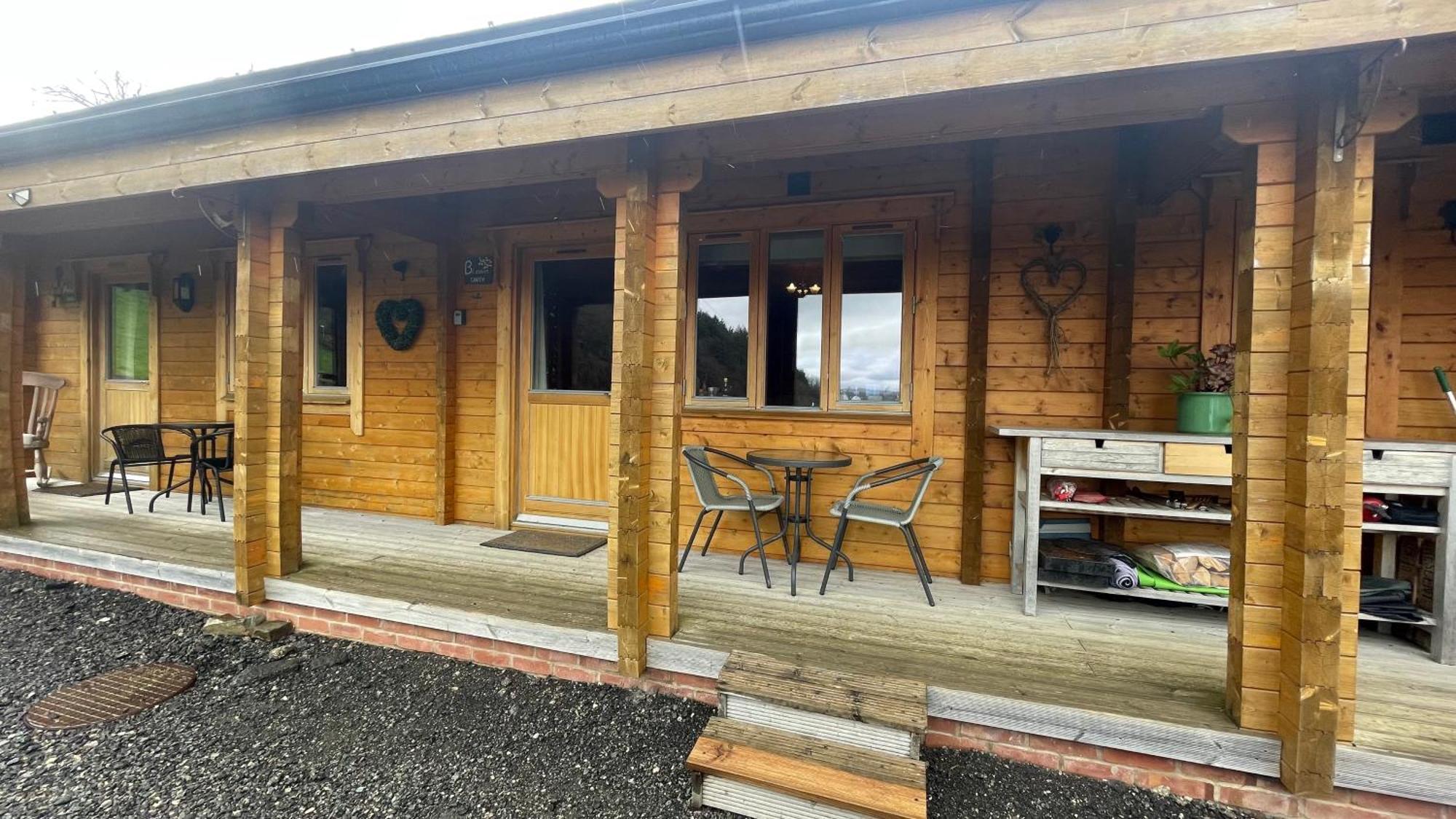 Blossom Cabin - Little Log Cabin In Wales Newtown  Eksteriør bilde